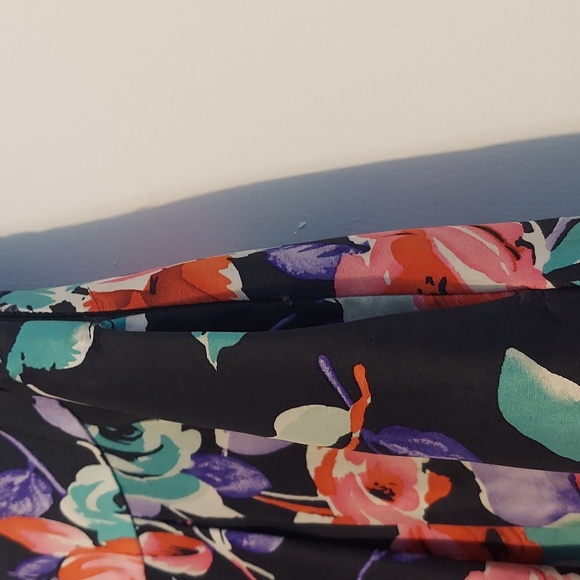Express Design Studio Silk Floral A-Line Midi Skirt Sz 4 Black Red Purple Green - Picture 6 of 16